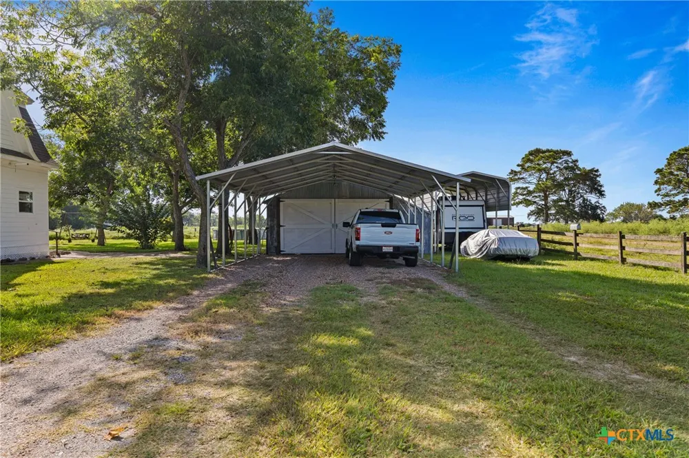 701 S Gilbert Road Edna, TX 77957