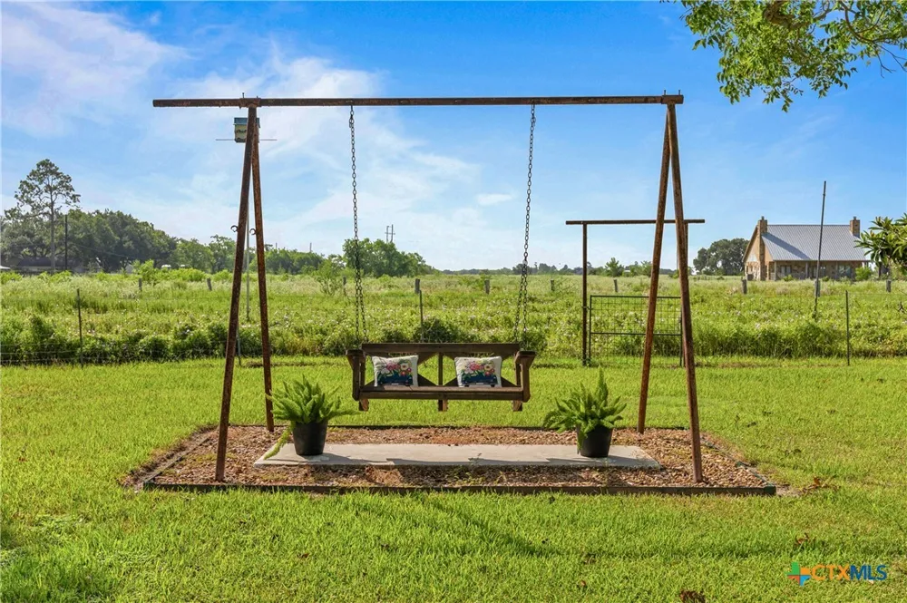 701 S Gilbert Road Edna, TX 77957