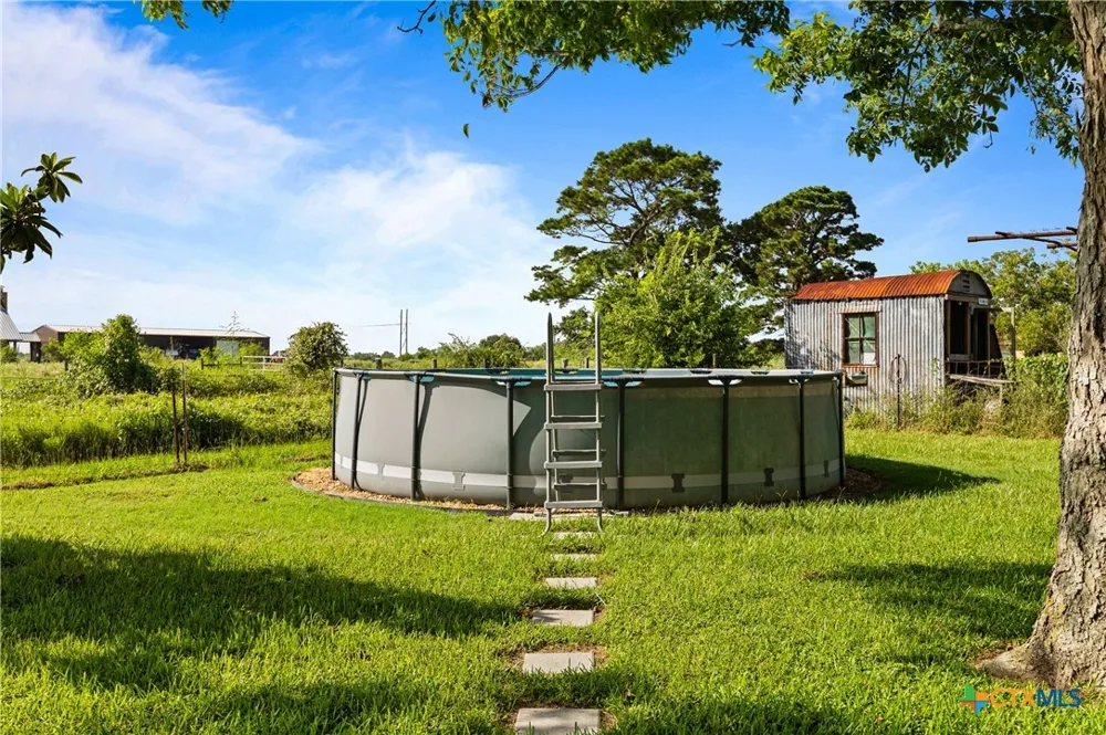 701 S Gilbert Road Edna, TX 77957