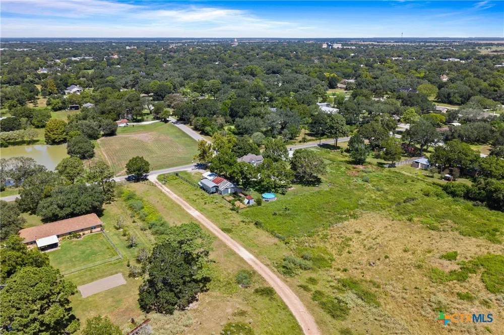701 S Gilbert Road Edna, TX 77957