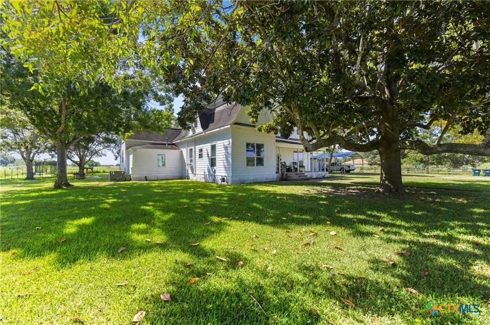 701 S Gilbert Road Edna, TX 77957