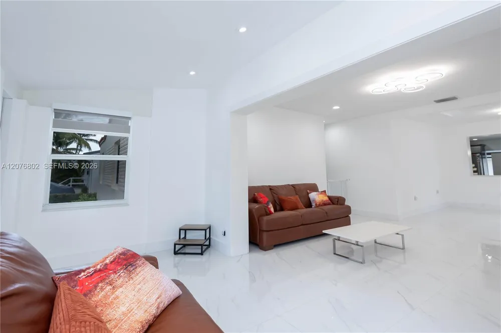 970 Plover Ave Miami Springs, FL 33166