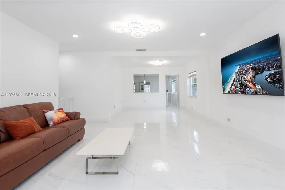 970 Plover Ave Miami Springs, FL 33166