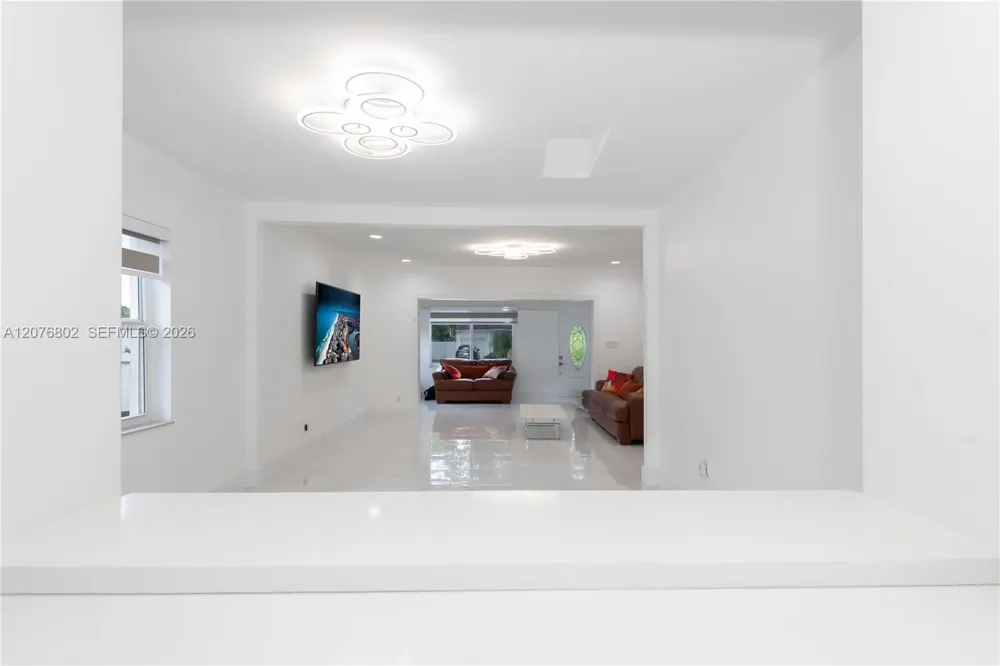 970 Plover Ave Miami Springs, FL 33166
