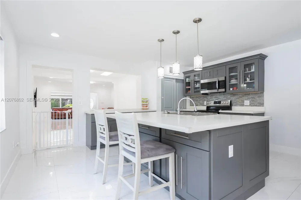 970 Plover Ave Miami Springs, FL 33166