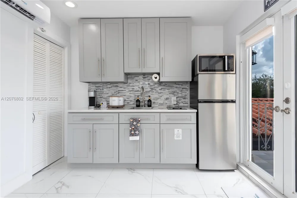 970 Plover Ave Miami Springs, FL 33166
