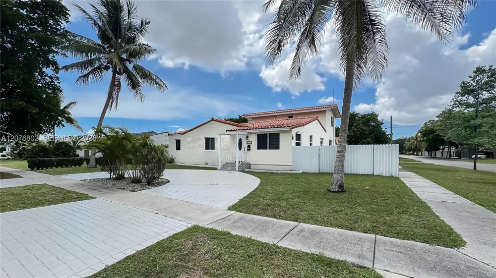 970 Plover Ave Miami Springs, FL 33166