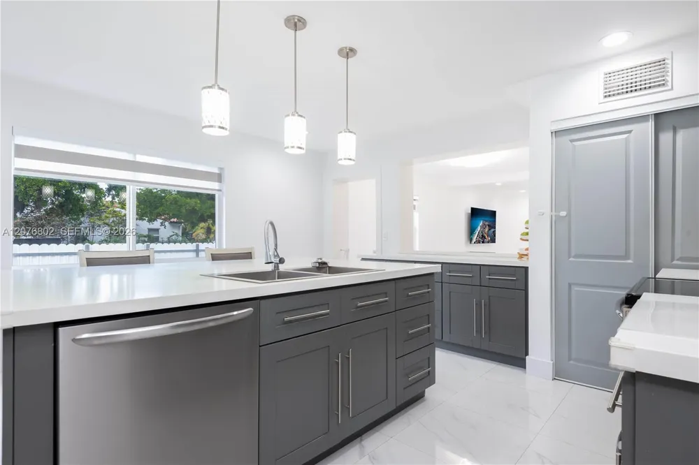 970 Plover Ave Miami Springs, FL 33166