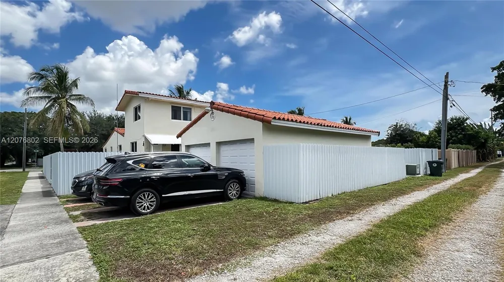 970 Plover Ave Miami Springs, FL 33166