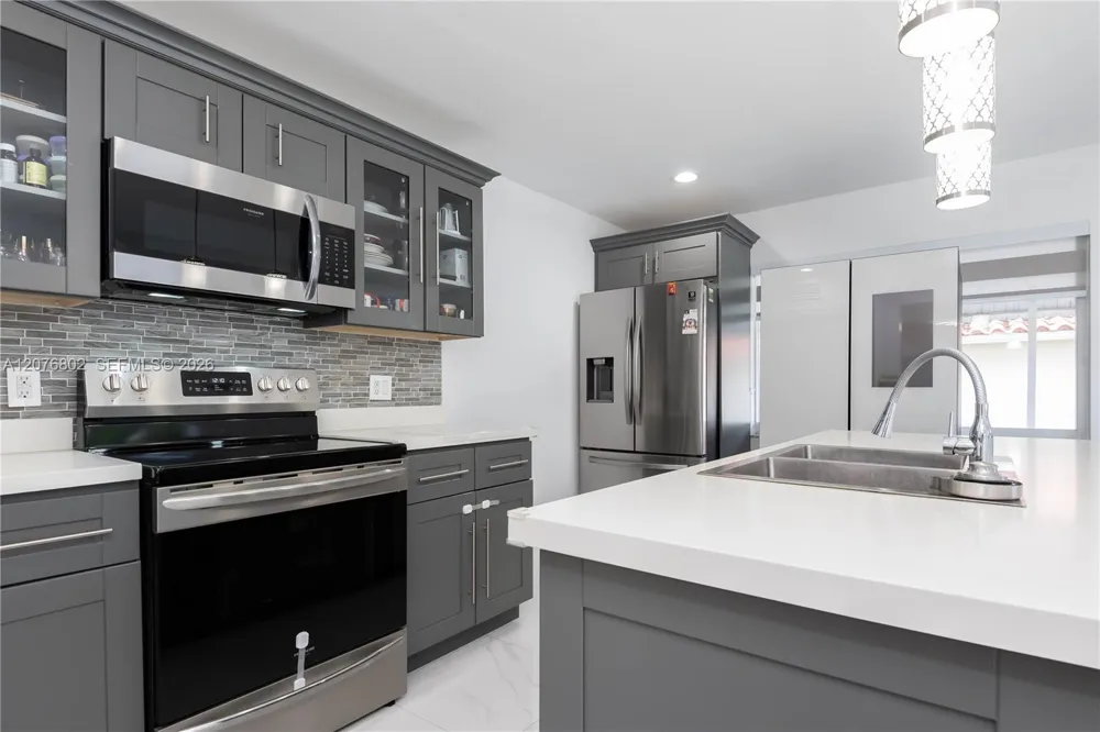 970 Plover Ave Miami Springs, FL 33166
