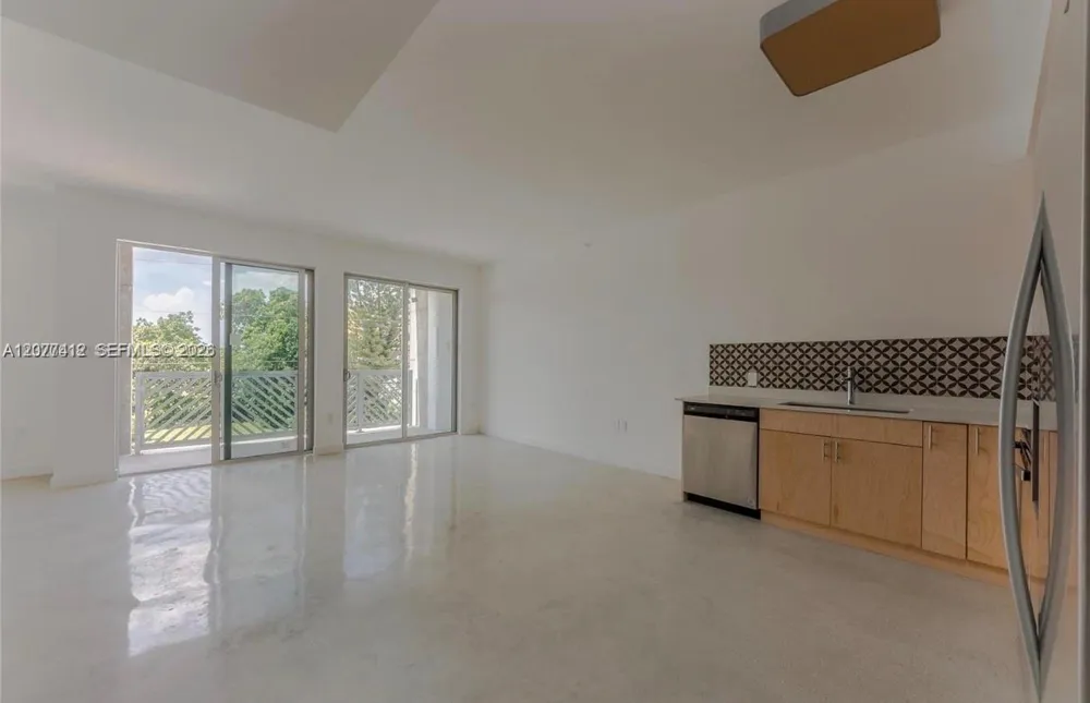765 NW 1st St #301 Miami, FL 33128