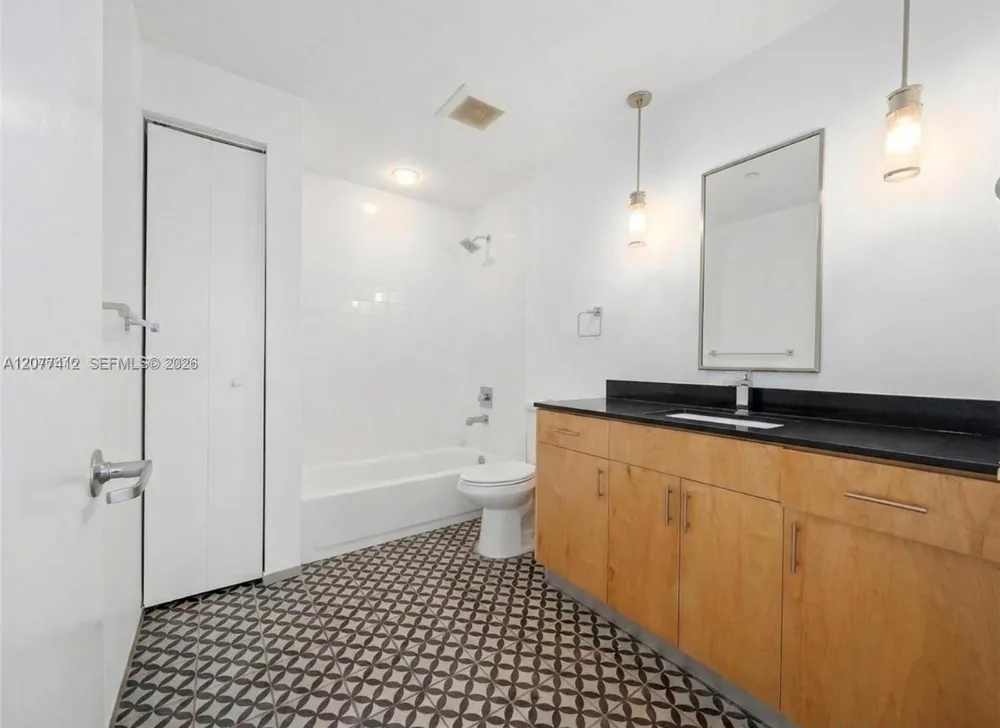 765 NW 1st St #301 Miami, FL 33128