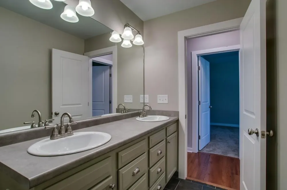 785 Harpeth Bend Nashville, TN 37221