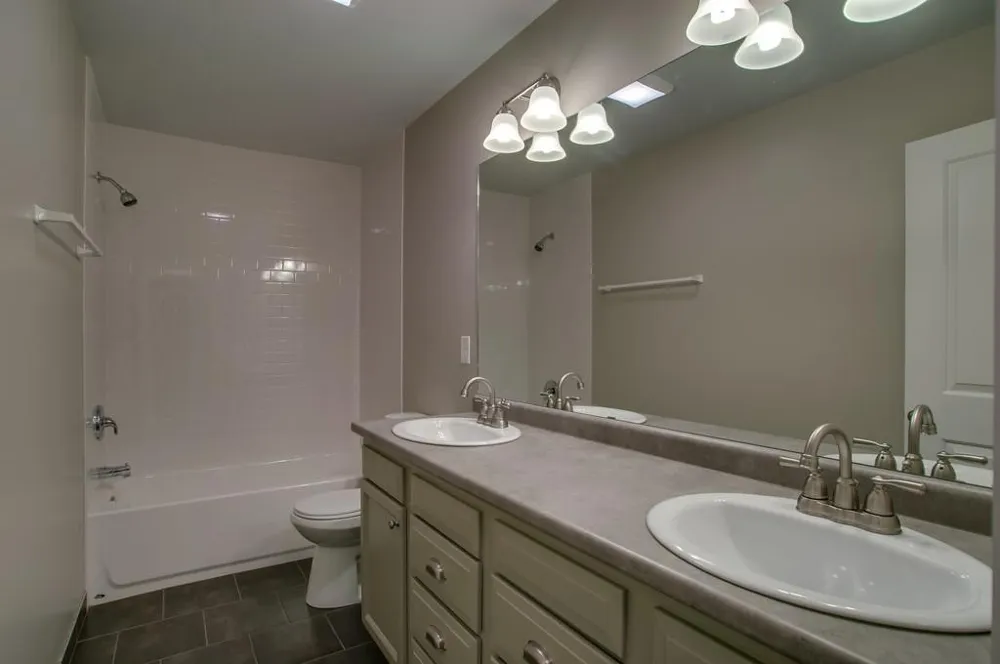 785 Harpeth Bend Nashville, TN 37221
