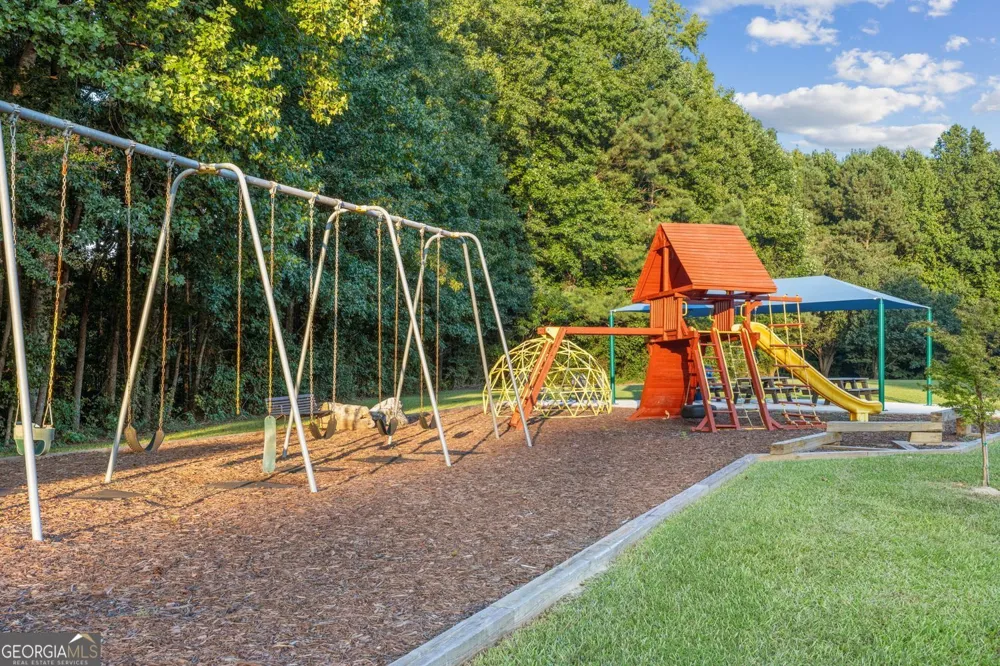 395 Amberbrook CIR Grayson, GA 30017