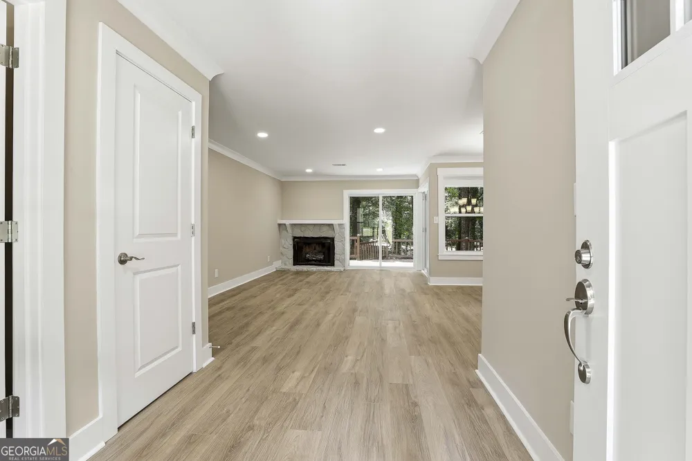 114 Lake Forest DR Peachtree City, GA 30269