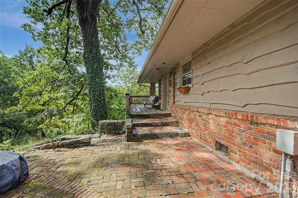70 Dogwood Drive Hendersonville, NC 28791