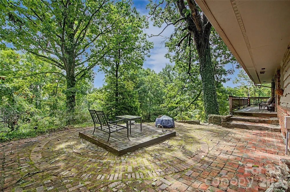 70 Dogwood Drive Hendersonville, NC 28791