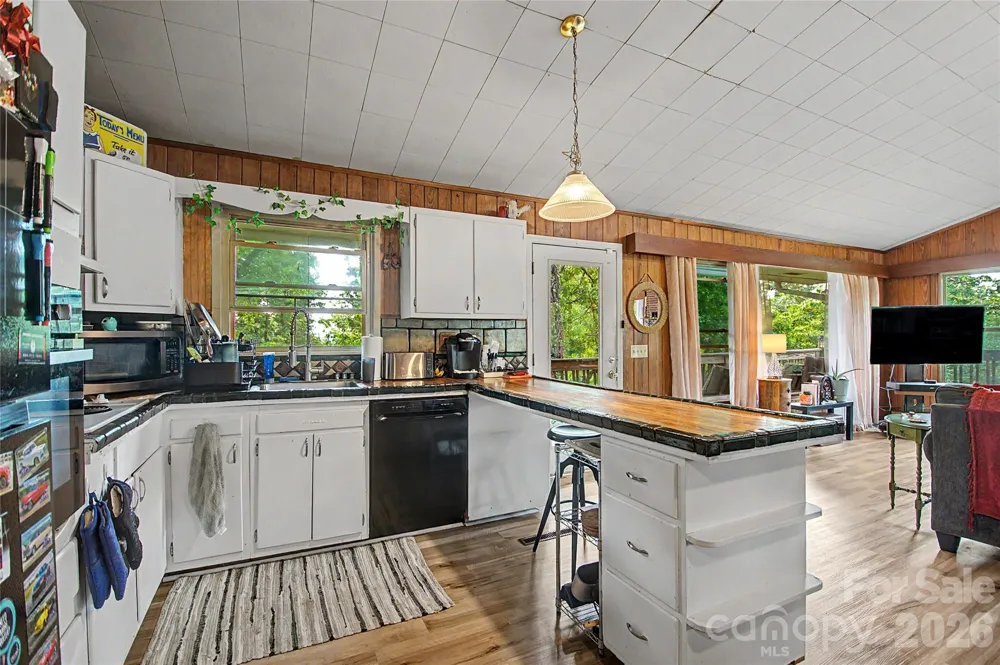 70 Dogwood Drive Hendersonville, NC 28791