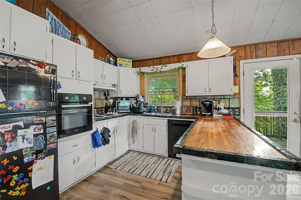 70 Dogwood Drive Hendersonville, NC 28791