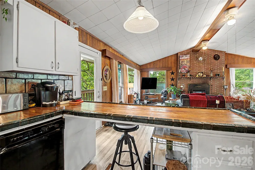 70 Dogwood Drive Hendersonville, NC 28791