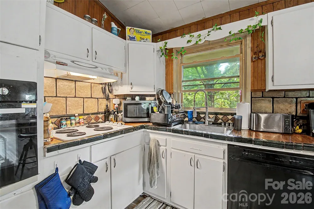 70 Dogwood Drive Hendersonville, NC 28791