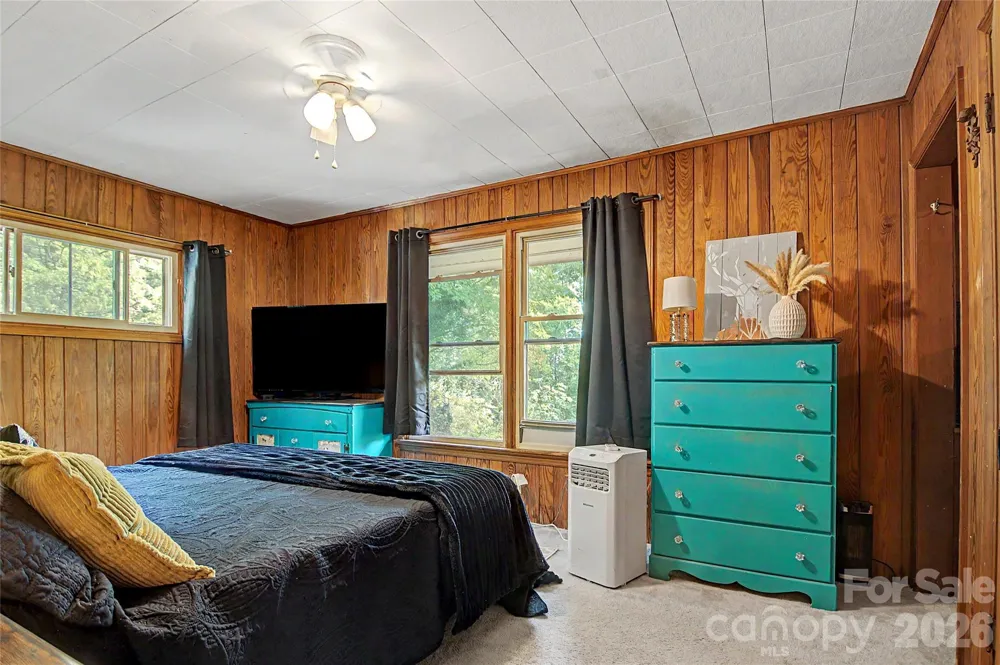 70 Dogwood Drive Hendersonville, NC 28791