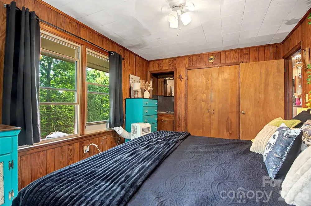 70 Dogwood Drive Hendersonville, NC 28791