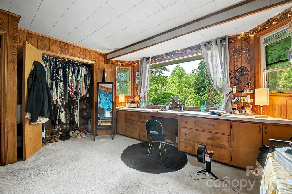 70 Dogwood Drive Hendersonville, NC 28791
