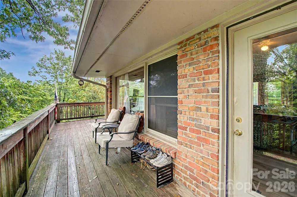 70 Dogwood Drive Hendersonville, NC 28791