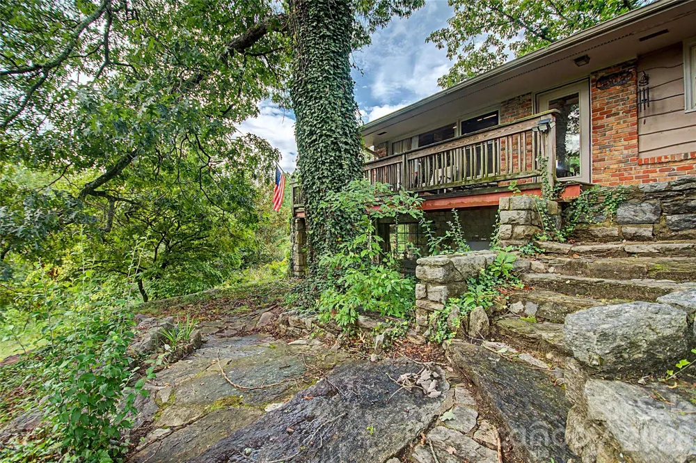 70 Dogwood Drive Hendersonville, NC 28791