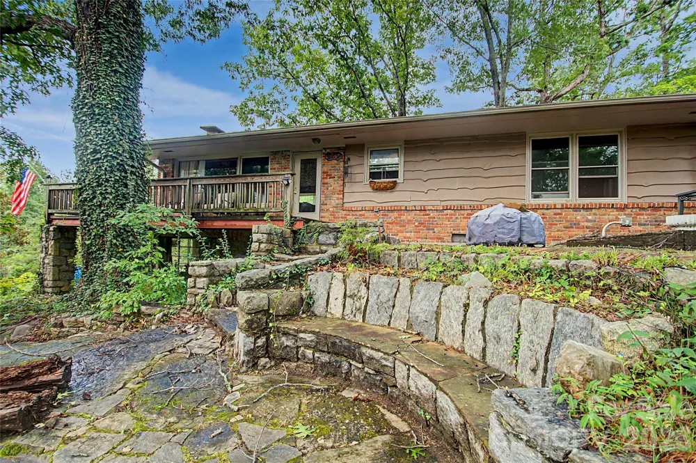 70 Dogwood Drive Hendersonville, NC 28791