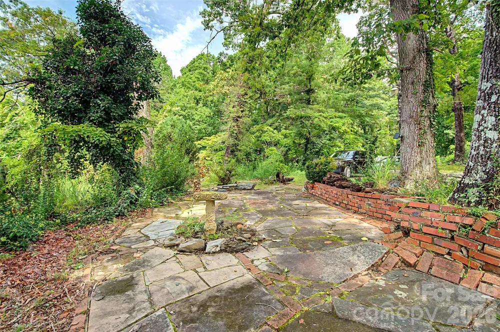 70 Dogwood Drive Hendersonville, NC 28791