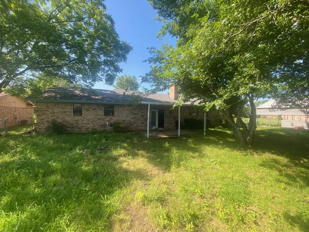 603 W 11th Street Clarksville, TX 75426