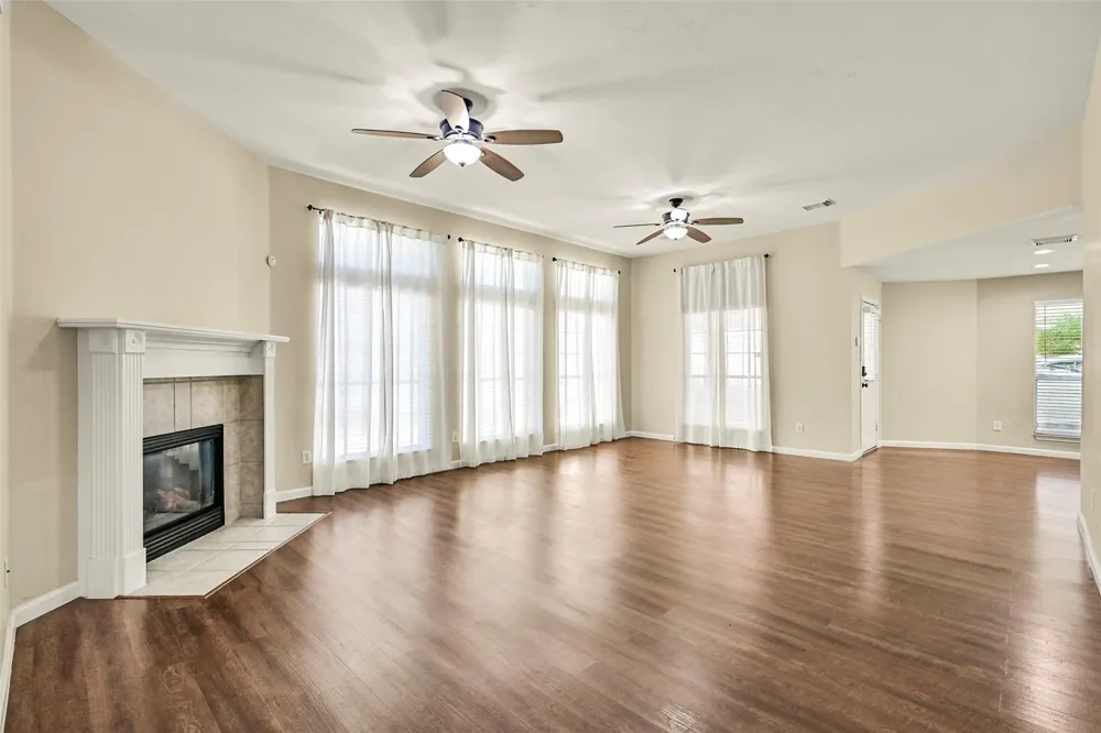 313 Winding Oak Lane S League City, TX 77573