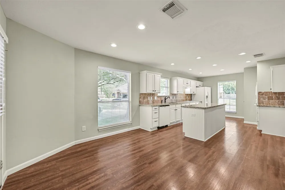 313 Winding Oak Lane S League City, TX 77573