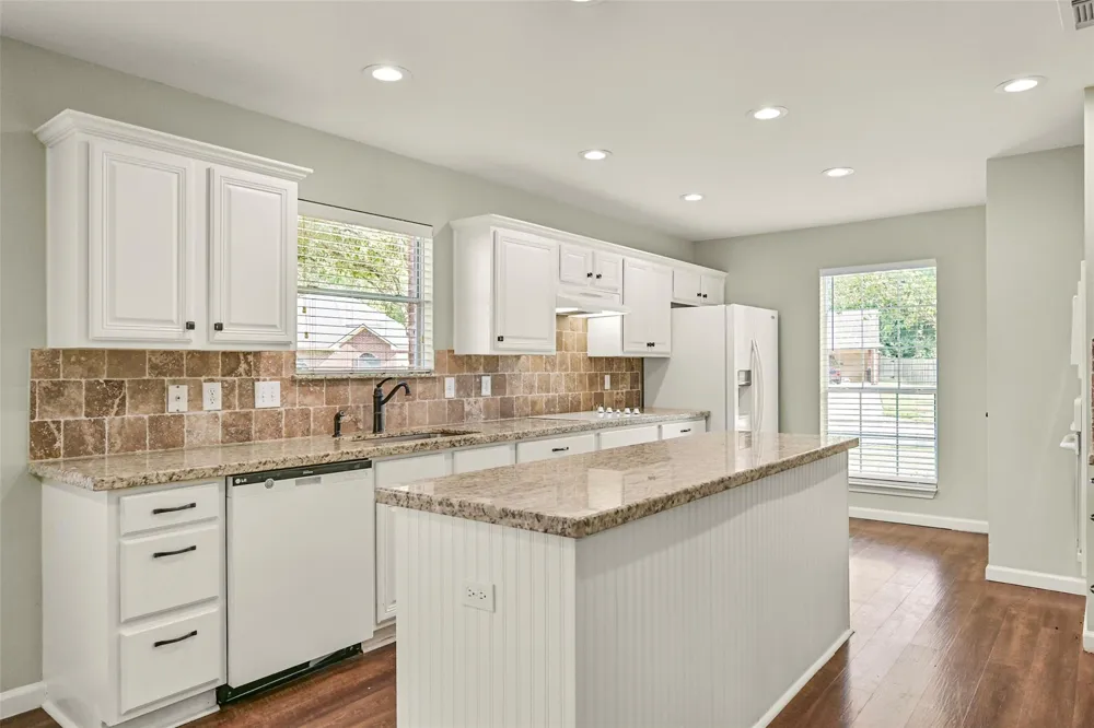 313 Winding Oak Lane S League City, TX 77573
