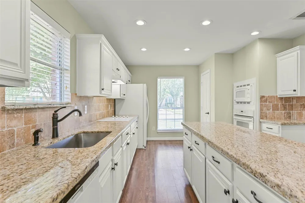 313 Winding Oak Lane S League City, TX 77573