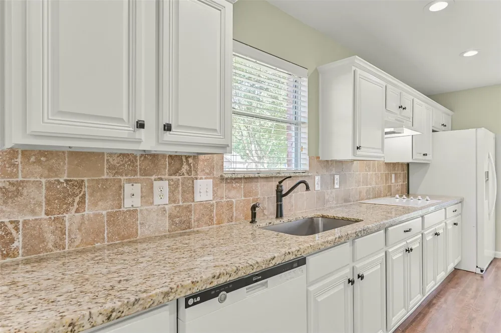 313 Winding Oak Lane S League City, TX 77573