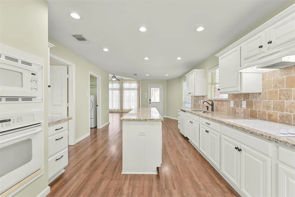 313 Winding Oak Lane S League City, TX 77573