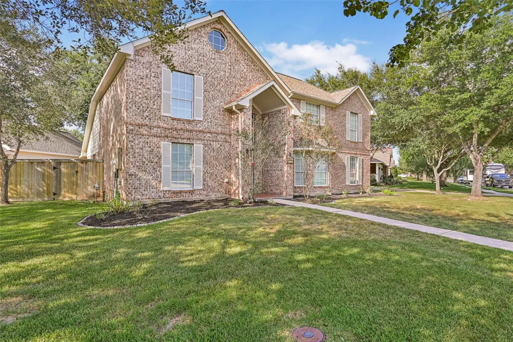 313 Winding Oak Lane S League City, TX 77573