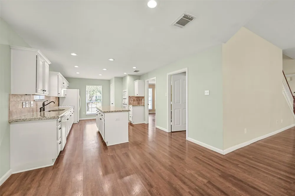 313 Winding Oak Lane S League City, TX 77573
