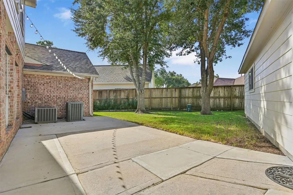 313 Winding Oak Lane S League City, TX 77573