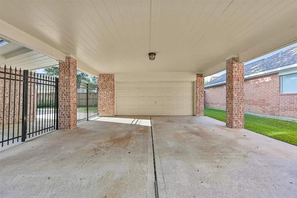 313 Winding Oak Lane S League City, TX 77573