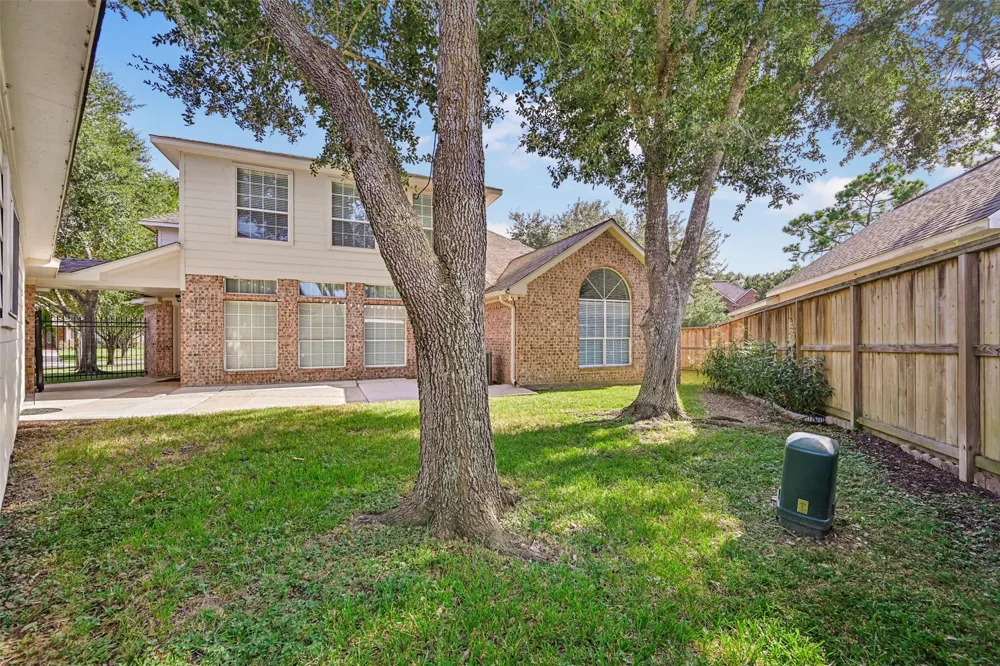 313 Winding Oak Lane S League City, TX 77573