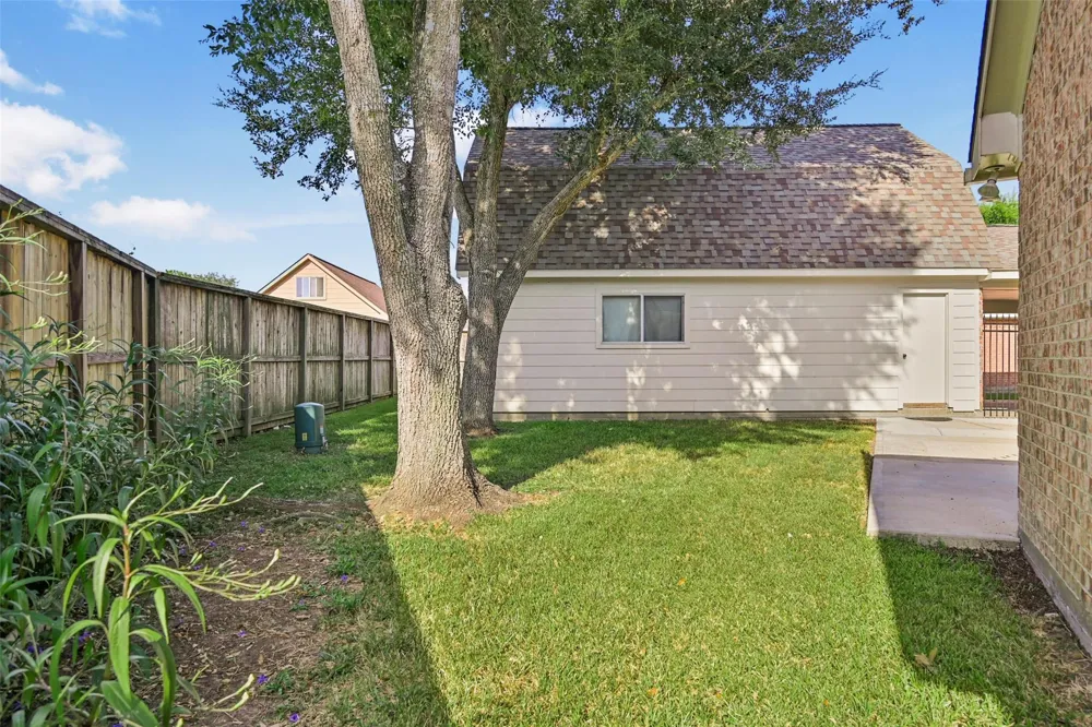 313 Winding Oak Lane S League City, TX 77573