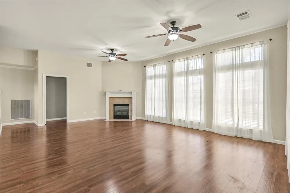 313 Winding Oak Lane S League City, TX 77573