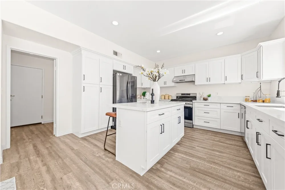 980 Jerez Azusa, CA 91702