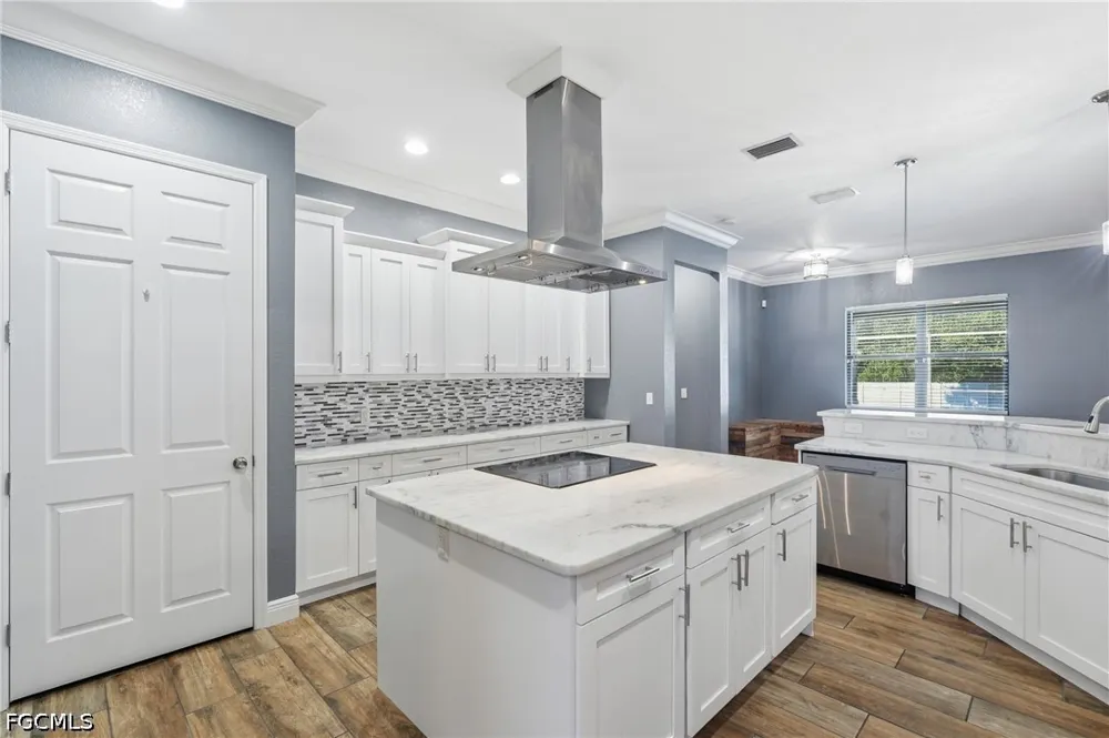 Tide Circle Labelle, FL 33935