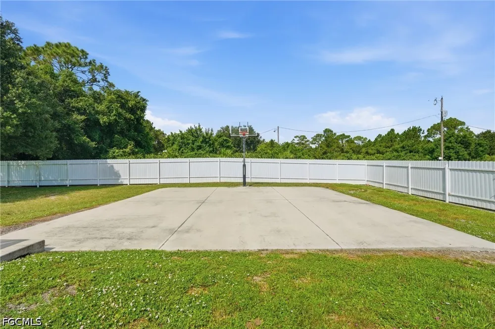 Tide Circle Labelle, FL 33935